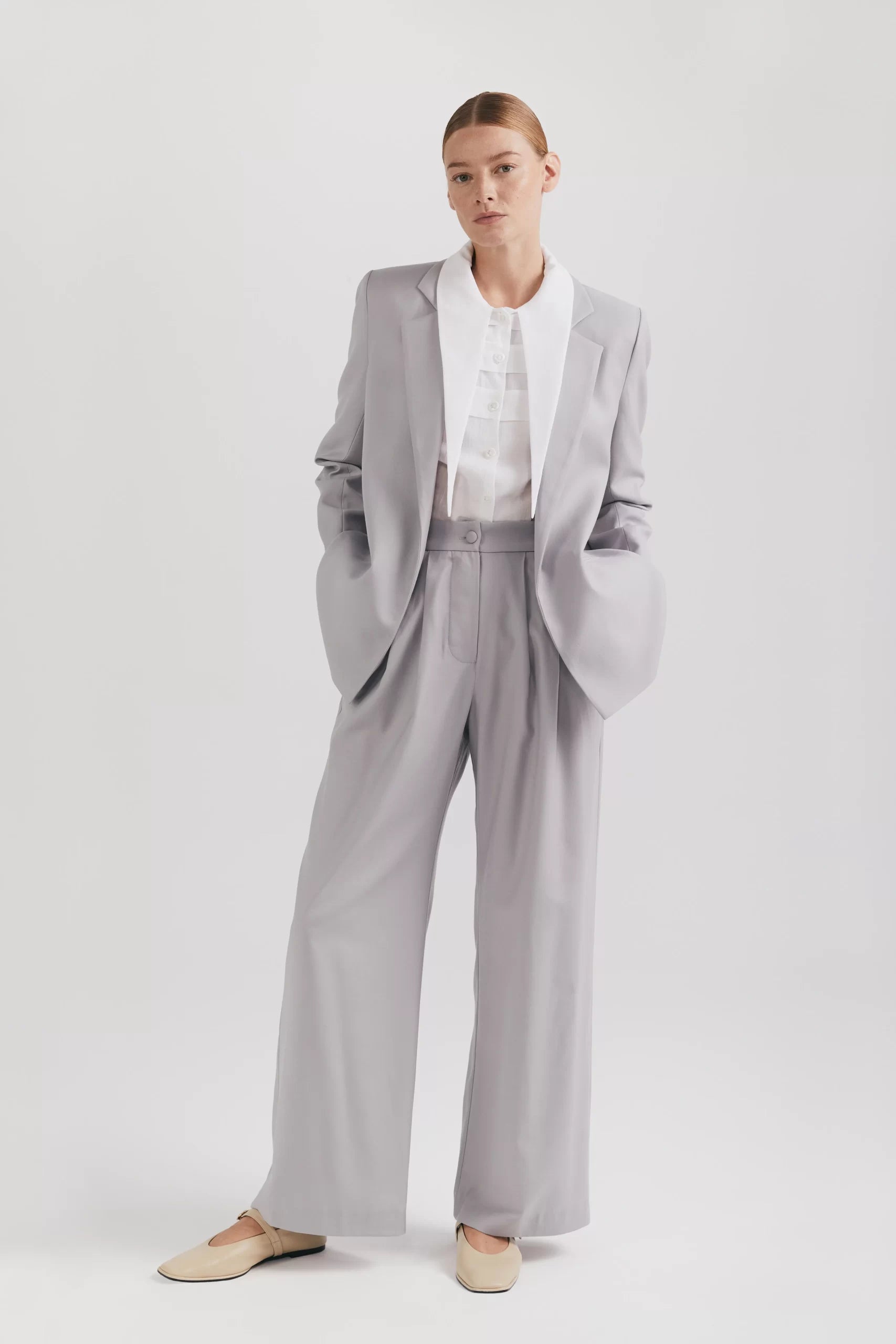 Ipanomi-AW23-product-2-scaled-1.jpg Elegant trousers in premium wool, wide, gray - Image 1