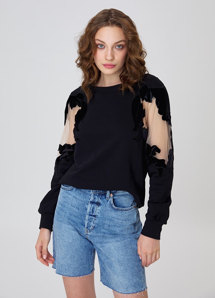 ac_pdw9196_1.jpg Artist Sweater Classic Black - Image 1