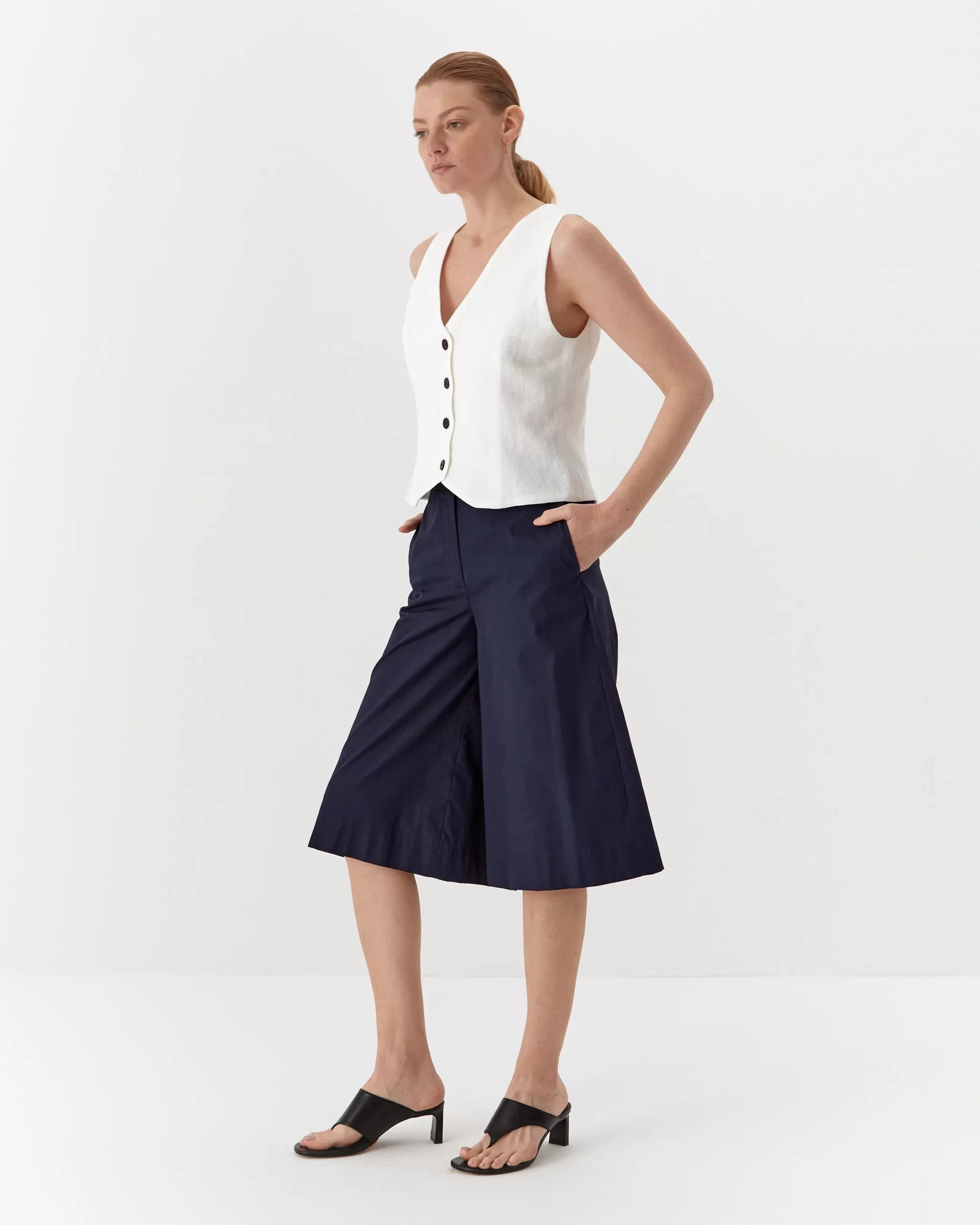 ipanomi2_25390-scaled-1.jpg Stylish short navy blue organic cotton trousers - Image 1