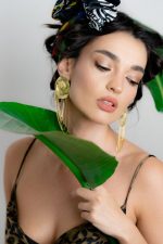 Gold Shell Earrings - Image 2