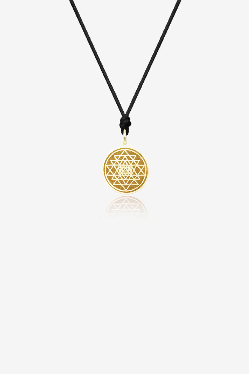e9pENbZQMu_snur_ColierMantraAjaiAlayacopy.jpg Sri Yantra Mantra Necklace/Pendant - Image 1