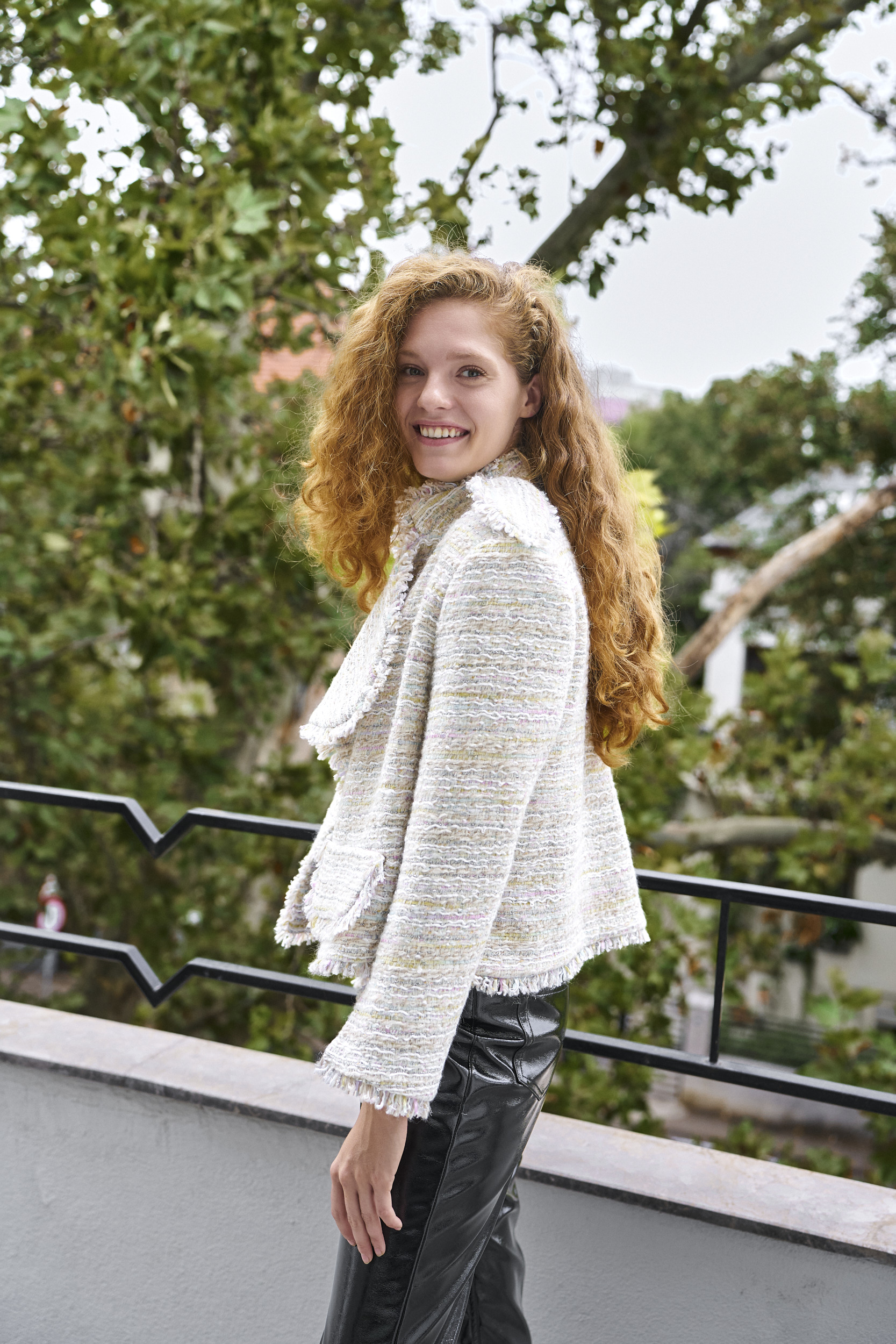 R5_1313-x-2500L.jpg SUNRISE JACKET - Image 1